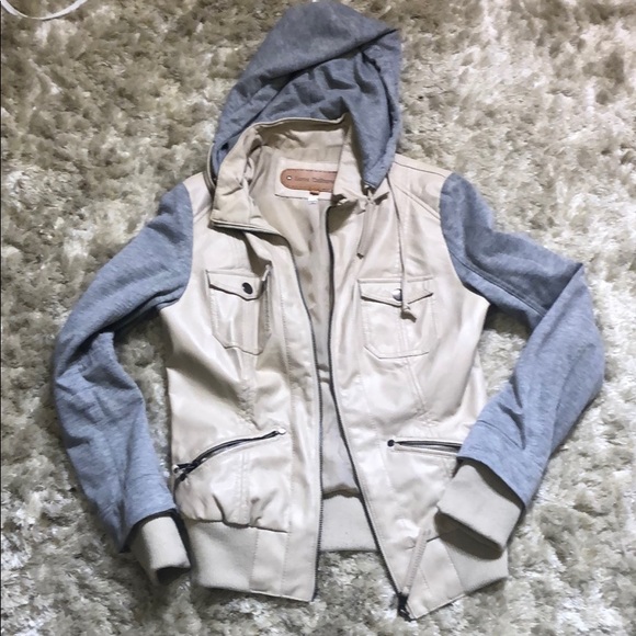 Zip up jacket - Picture 1 of 3